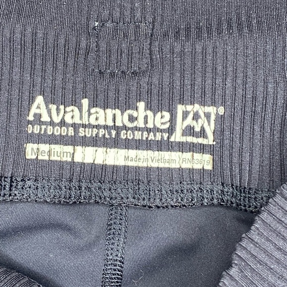 Avalanche sweater purple women’s size small and medium pants - Picture 12 of 14